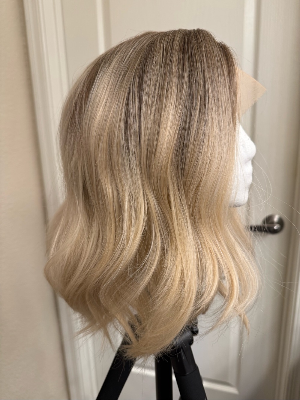 NWT Chelsey Smith Crowns Ophelia (Blonde) - Standard - Picture 6 of 7